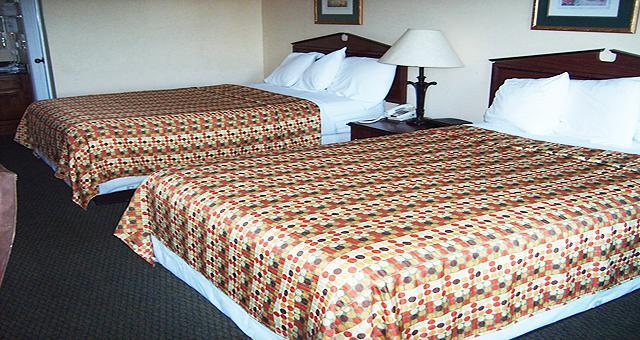 Quality Inn & Suites Near Lake Oconee Turnwold Room photo