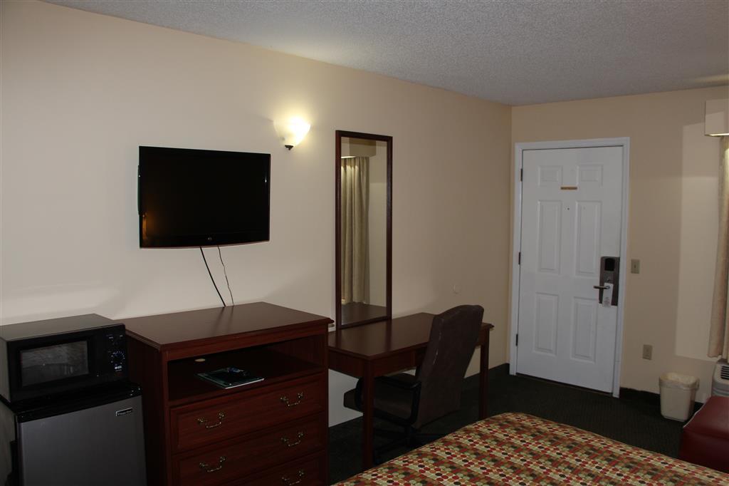 Quality Inn & Suites Near Lake Oconee Turnwold Room photo